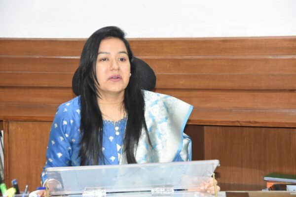 गर्मी व हीट वेव से बचाव के लिए जरूर बरतें एहतियात- उपायुक्त